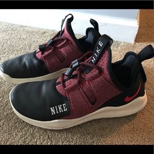Nike leather tennis shoes